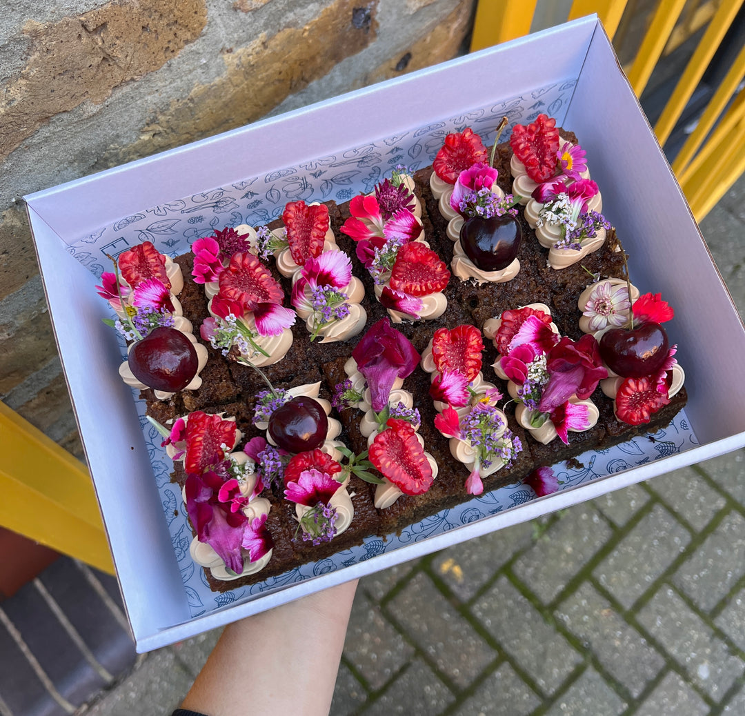 Little Cakes - Box of 12