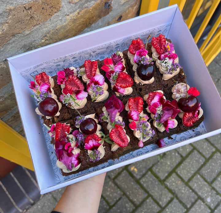 Little Cakes - Box of 12