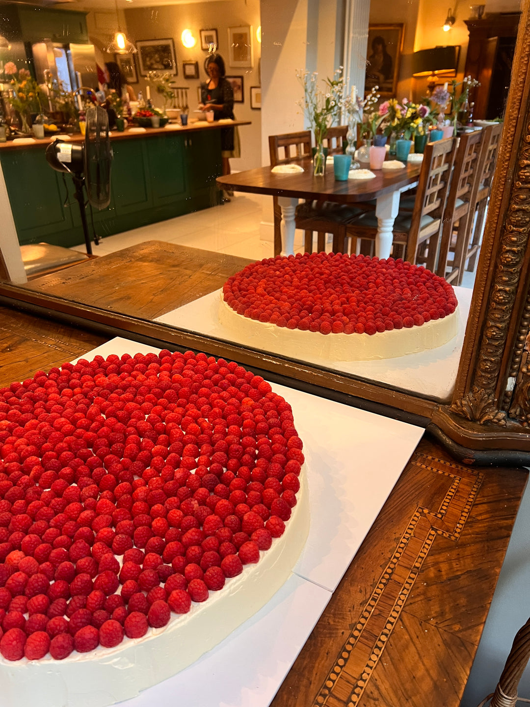 Large Round Single Layer Italian-Style Cakes