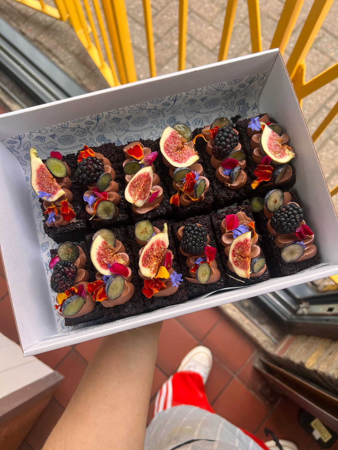 Little Cakes - Box of 12