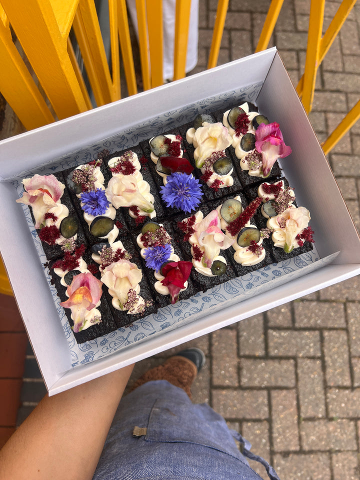 Little Cakes - Box of 12