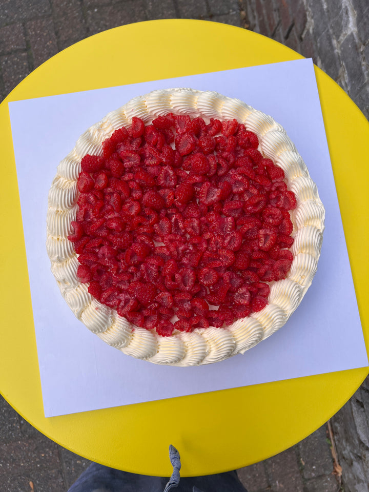 Large Round Single Layer Italian-Style Cakes