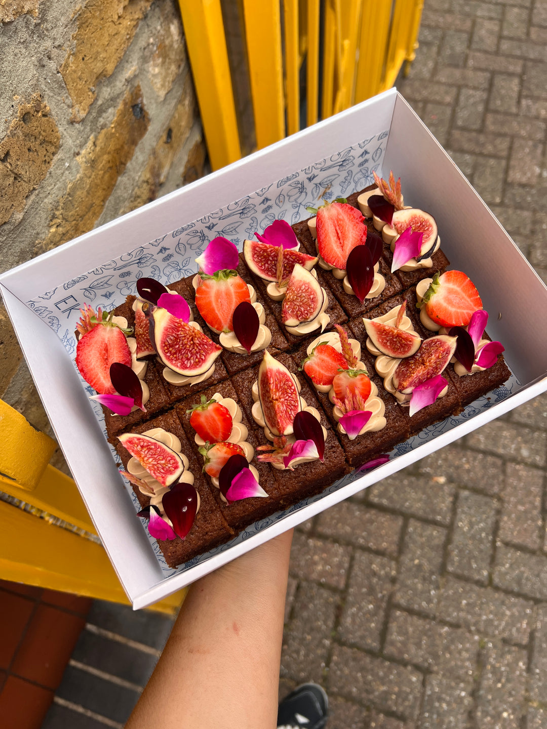 Little Cakes - Box of 12