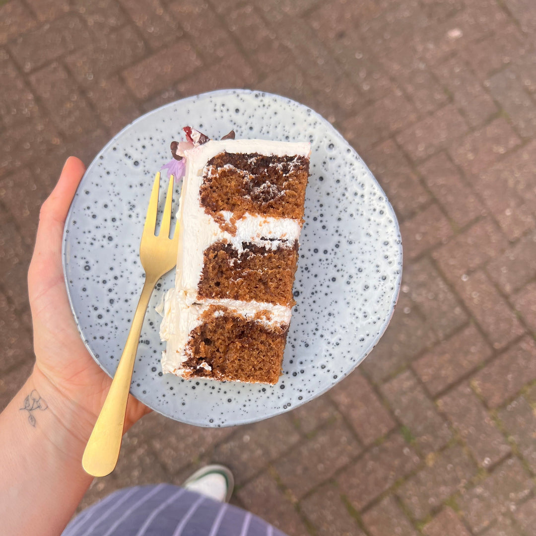 Oat Flat White Cake