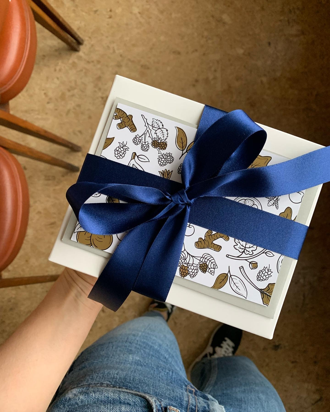 Gift Wrap - Gift Box & Navy Ribbon